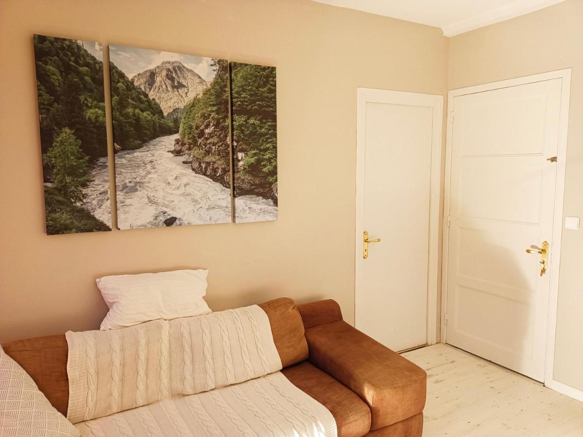 Gite Redrooster Home - 160M2, 4 Ch, 2 Sdb, Fibre, Parking, Sauna, Bain A Remous Theys Exterior photo